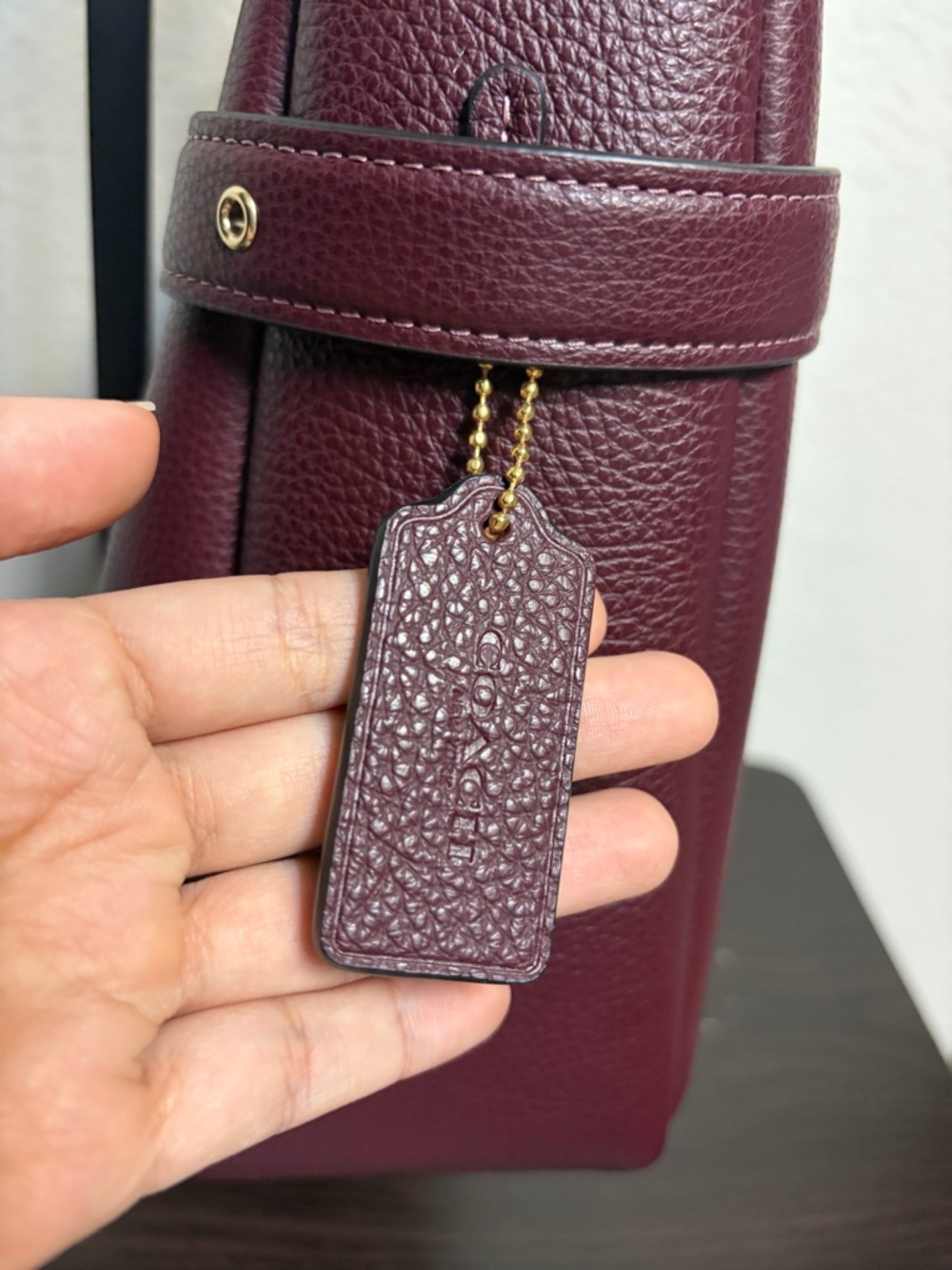 Coach Hadley Convertible Crossbody / Shoulder Bag in Burgundy/Merlot - Picture 6 of 15